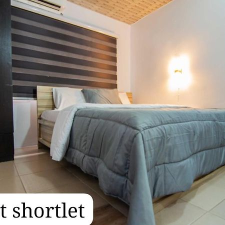 Synott Apartment Ikeja Exterior foto
