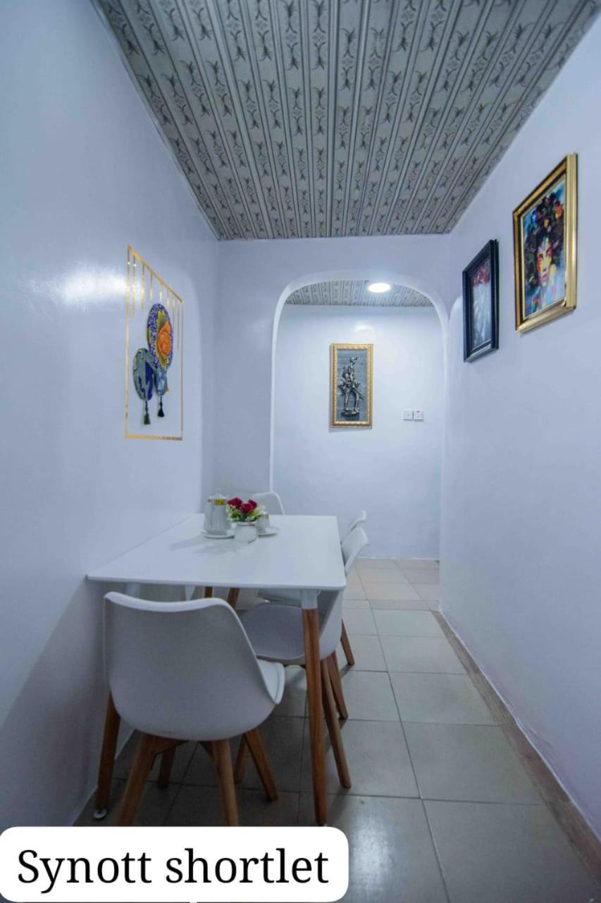 Synott Apartment Ikeja Exterior foto
